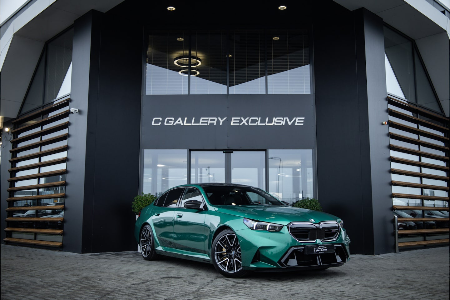 BMW M5 - 5-serie - Keramisch | Carbon | Bowers & Wilkins | Isle of Man Green | Stoelkoeling - AutoWereld.nl