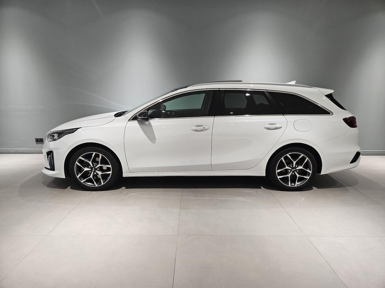 Kia Cee'd Sportswagon - Ceed Sw 1.4 T-GDi 140pk GT-Line Pano/ Navi/ Clima/ Cruise - AutoWereld.nl
