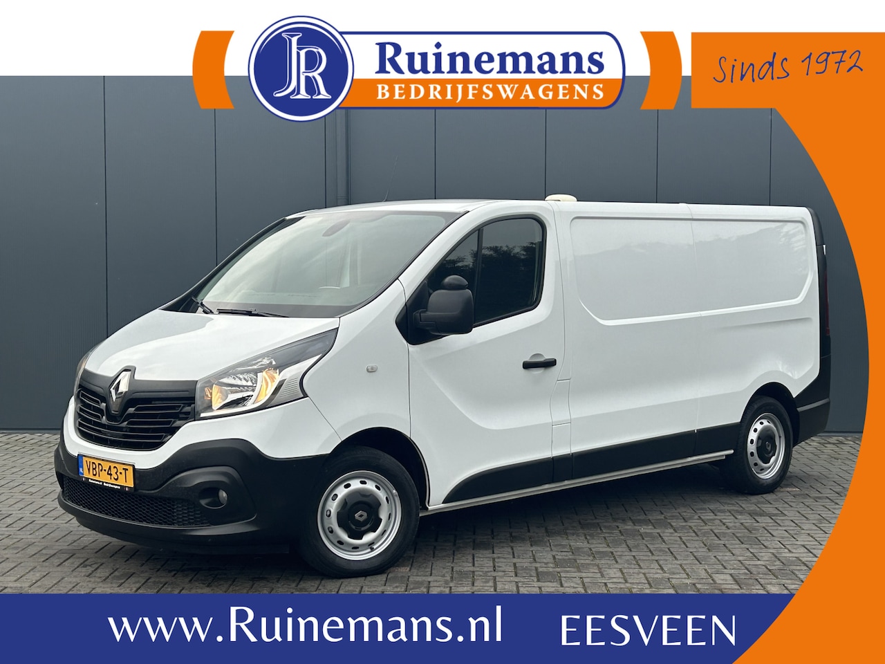 Renault Trafic - 1.6 dCi 126 PK / L2H1 / TREKHAAK / AIRCO / CRUISE / NAVI / 3-ZITS / CAMERA / BLUETOOTH - AutoWereld.nl