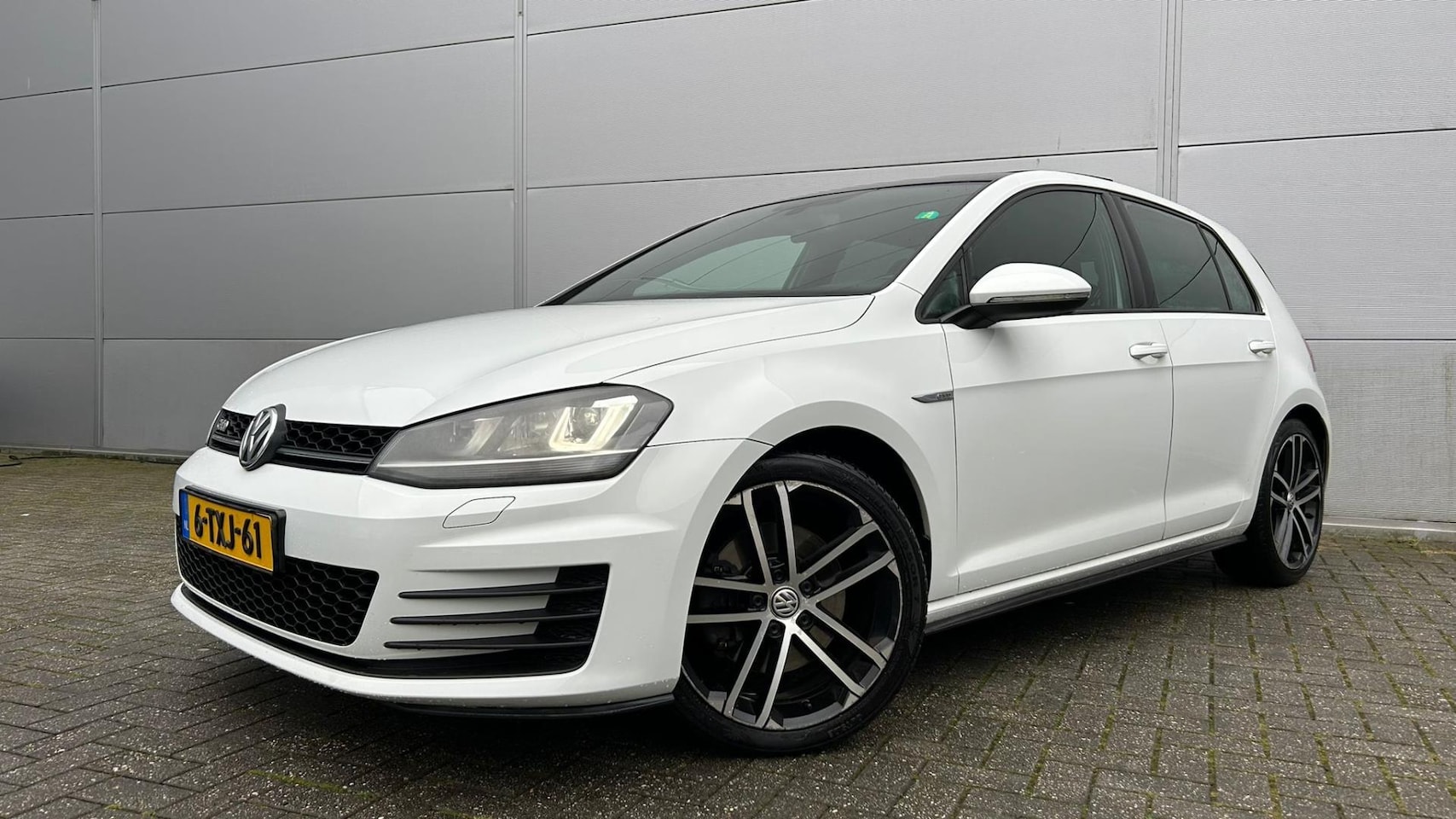 Volkswagen Golf - 2.0 TDI GTD 2.0 TDI GTD, Orig Ned, Led, Pano - AutoWereld.nl