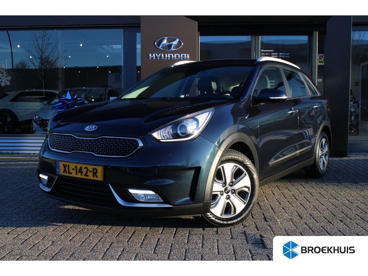 Kia Niro - 1.6 GDi Hybrid DynamicLine HEV 140pk | Achteruitrijcamera | Afneembare Trekhaak | DAB ontv - AutoWereld.nl