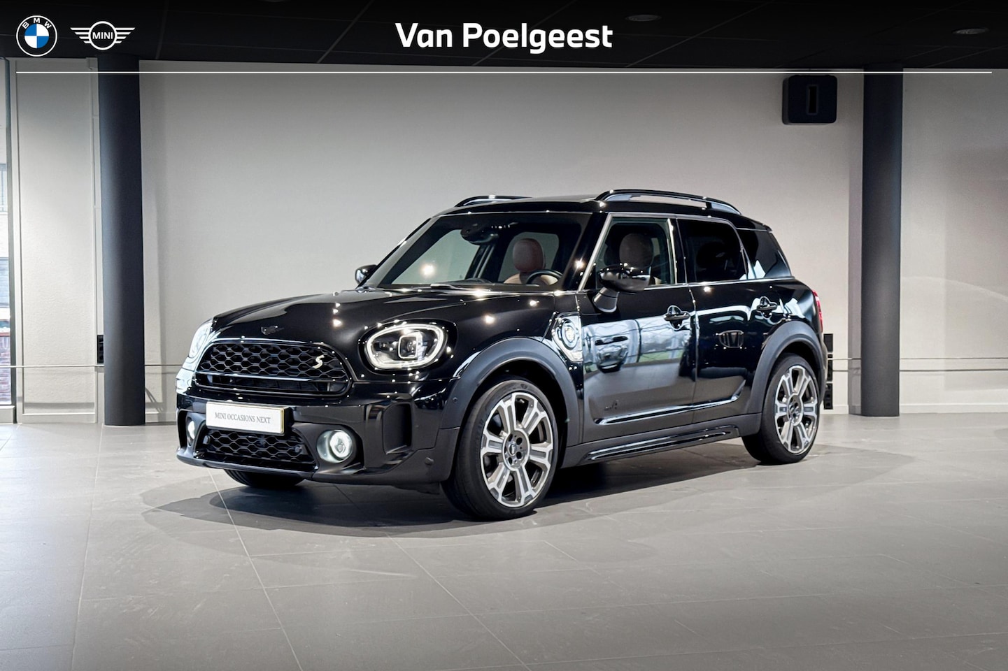 MINI Countryman - 1.5 Cooper S E ALL4 Classic | Glazen Panoramadak | Comfort Access | Harman Kardon | Head-u - AutoWereld.nl