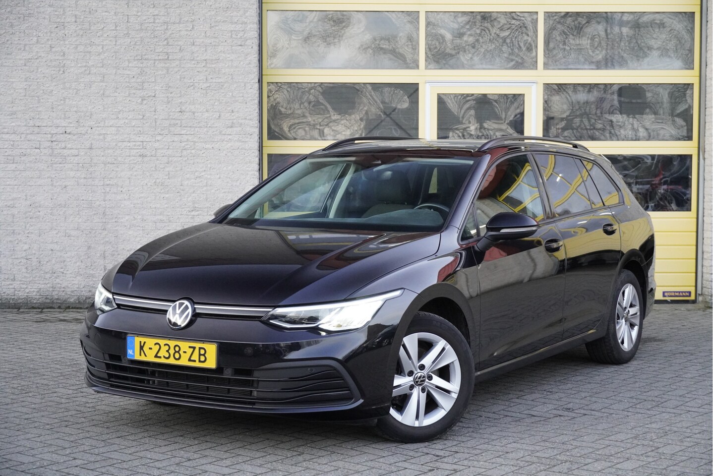 Volkswagen Golf Variant - 1.0 TSI Life BJ2021 Lmv 16" | Led V+A | Pdc | Navi | Trekhaak | App-Connect | Dashboard ve - AutoWereld.nl