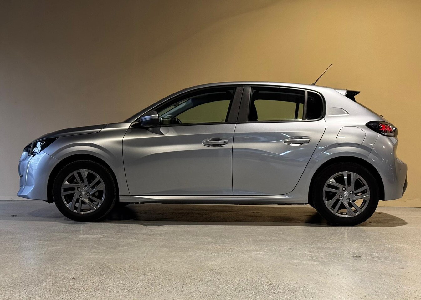 Peugeot 208 - 1.2 PureTech Active Pack 1.2 PureTech Active Pack - AutoWereld.nl