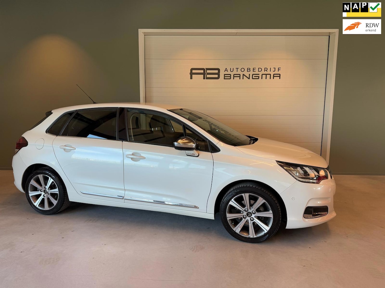 Citroën C4 - 1.2 PureTech 6-versnl (131pk) FEEL COLLECTION/CLIMA AIRCO/TREKHAAK/NAVIGATIE/LM-VELG/ISOFI - AutoWereld.nl