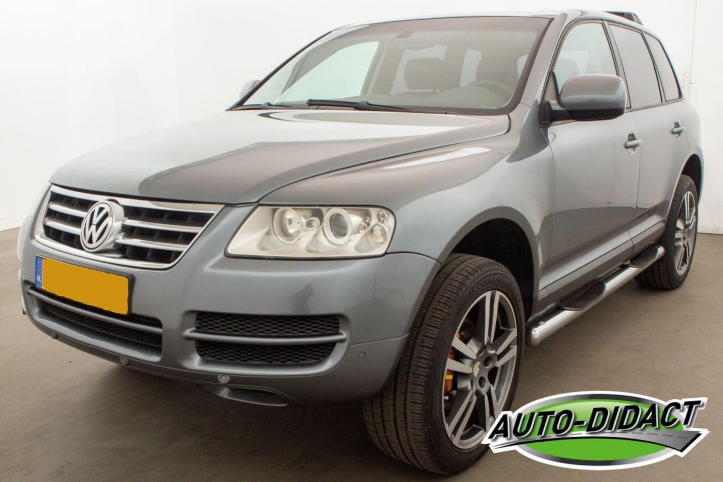 Volkswagen Touareg - 3.6 V6 AWD VR 3.6 Automaat Clima Navi Leder - AutoWereld.nl
