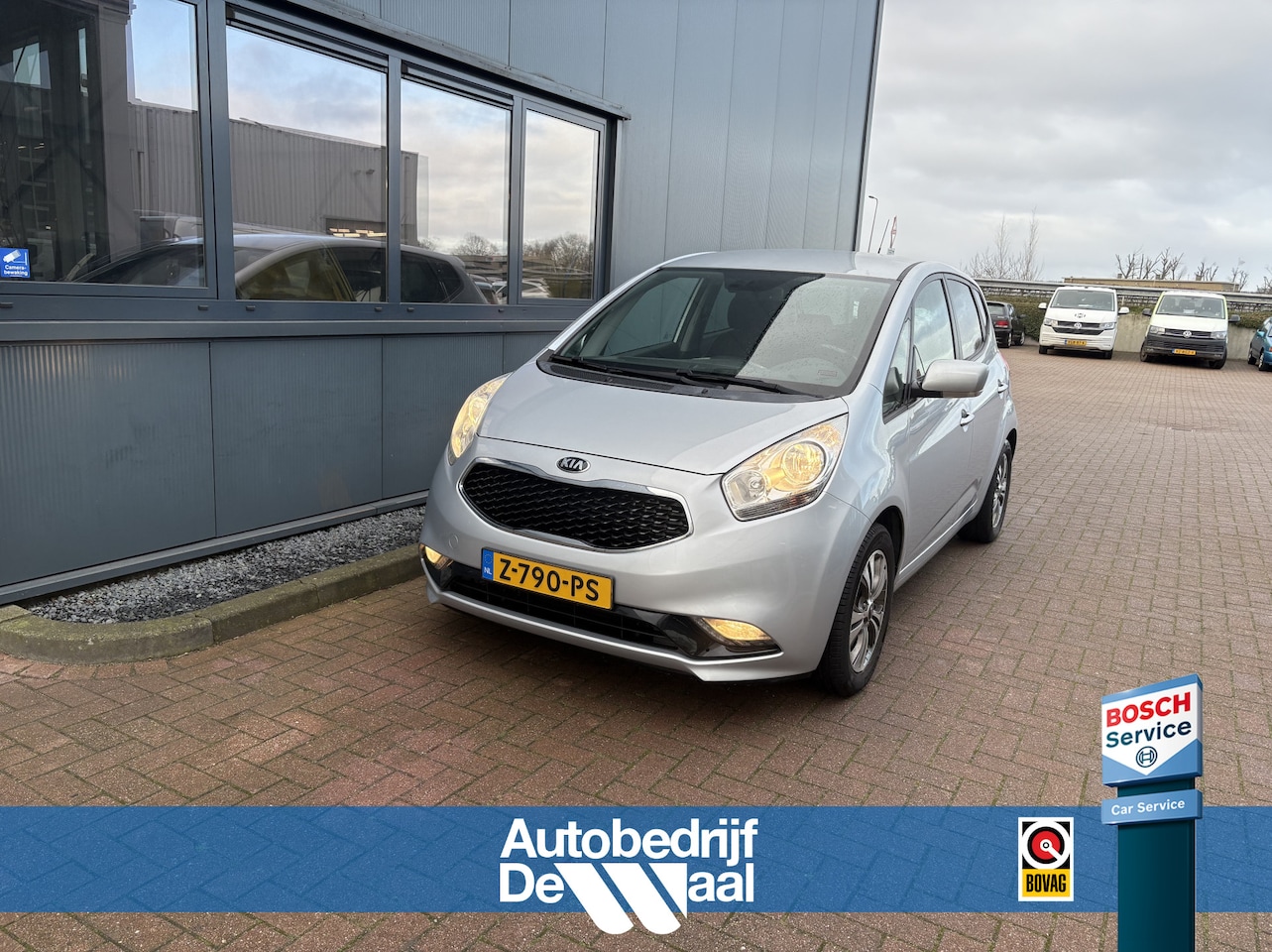 Kia Venga - 1.6 CVVT DynamicPLusLine Automaat CAMERA/KEYLESS/CRUISE/PDC/TREKHAAK/WINTERPACK - AutoWereld.nl