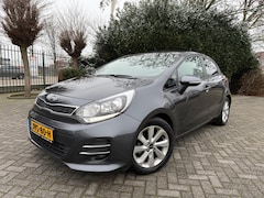 Kia Rio - 1.2 (4 cil.), Clima, Cruise Control, Navigatie, Achteruitrijcamera, Led, Bluetooth, LM-vel