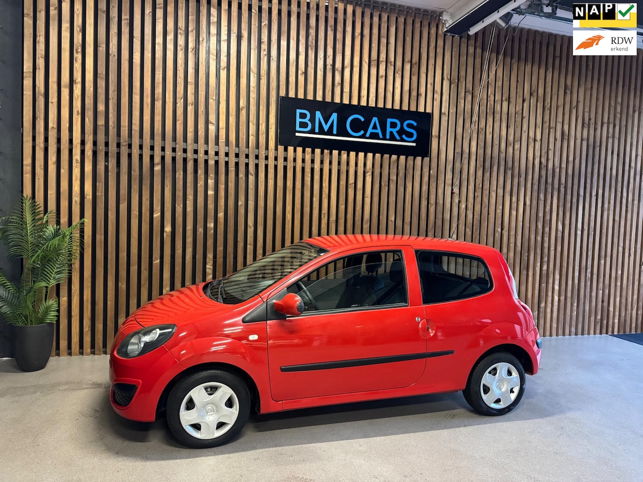 Renault Twingo - 1.2 Authentique Airco,Weinig KM,New APK - AutoWereld.nl