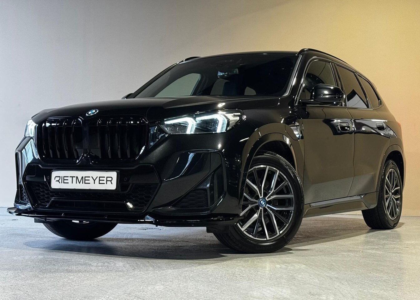 BMW X1 - xDrive25e M-sport |Trekhaak | Head-up | - AutoWereld.nl