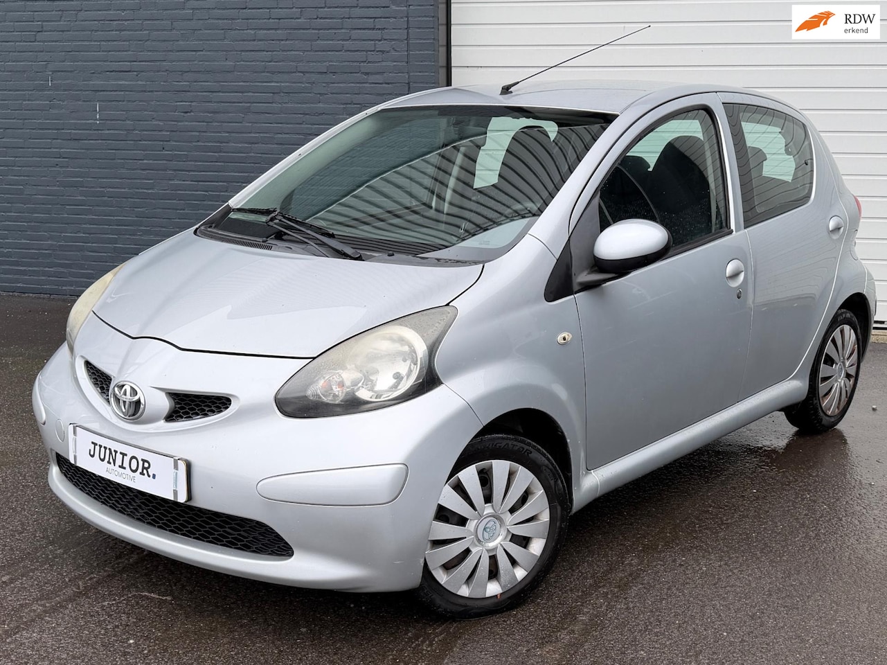 Toyota Aygo - 1.0-12V + AIRCO/ELEKTRISCHERAMEN/5DEURS/APK - AutoWereld.nl