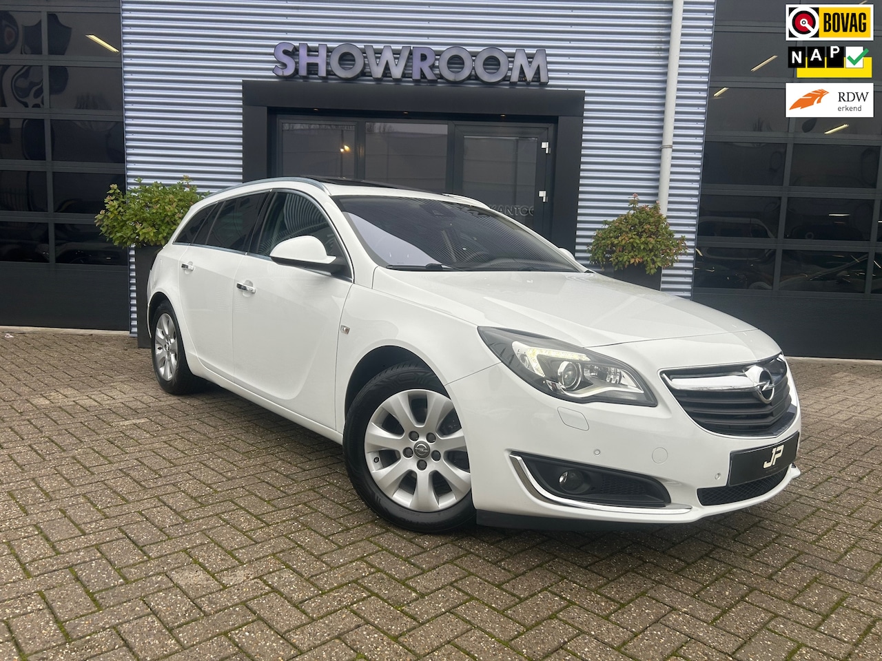 Opel Insignia Sports Tourer - 1.6 CDTI EcoFLEX Business Executive PANO|Trekhaak|Leder|ACC|Navi|Applecarplay|Stoel en Stu - AutoWereld.nl