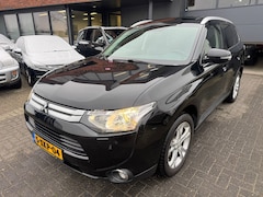 Mitsubishi Outlander - 2.0 Instyle 7PERSOONS XENON LEDER TREKHAAK SCHUIFDAK VOL ORIG NL NAP