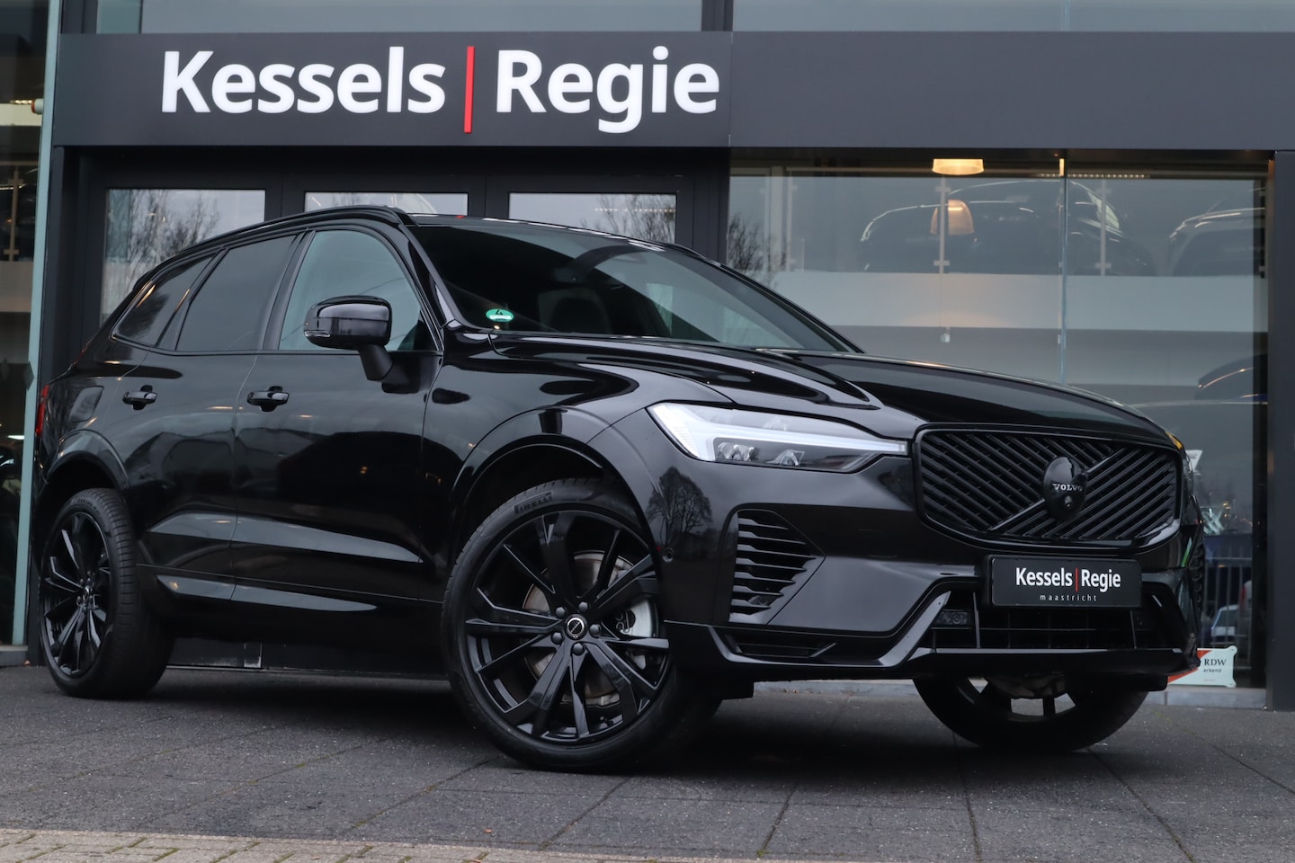 Volvo XC60 - 2.0 T8 hybrid AWD Plus Dark Pano Memory H&K 360 ACC keyless 21” Bliss Stuurverwarming - AutoWereld.nl