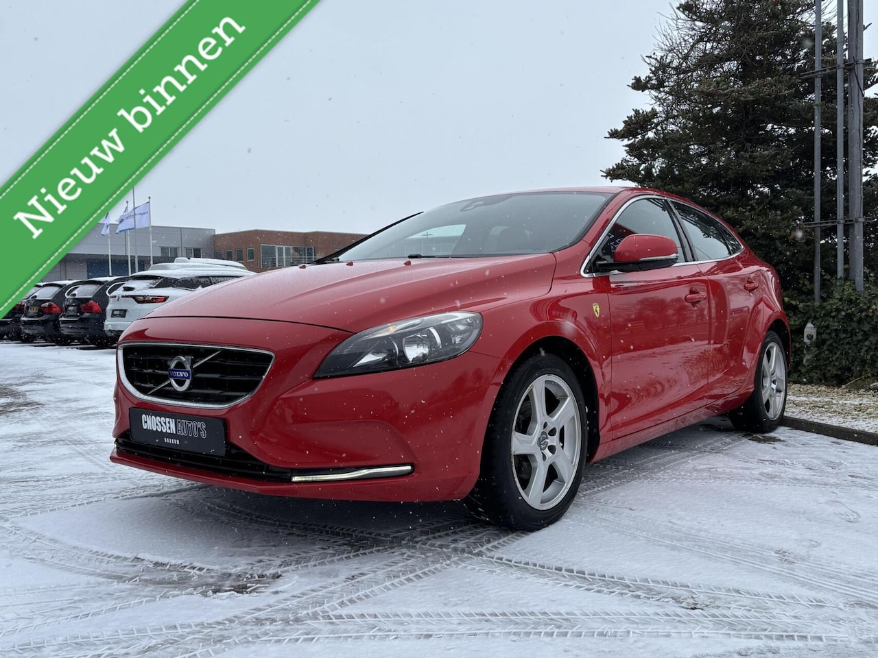 Volvo V40 - 1.6 D2 Momentum 1.6 D2 Momentum, Airco, Trekhaak, Clima, Cruise! - AutoWereld.nl