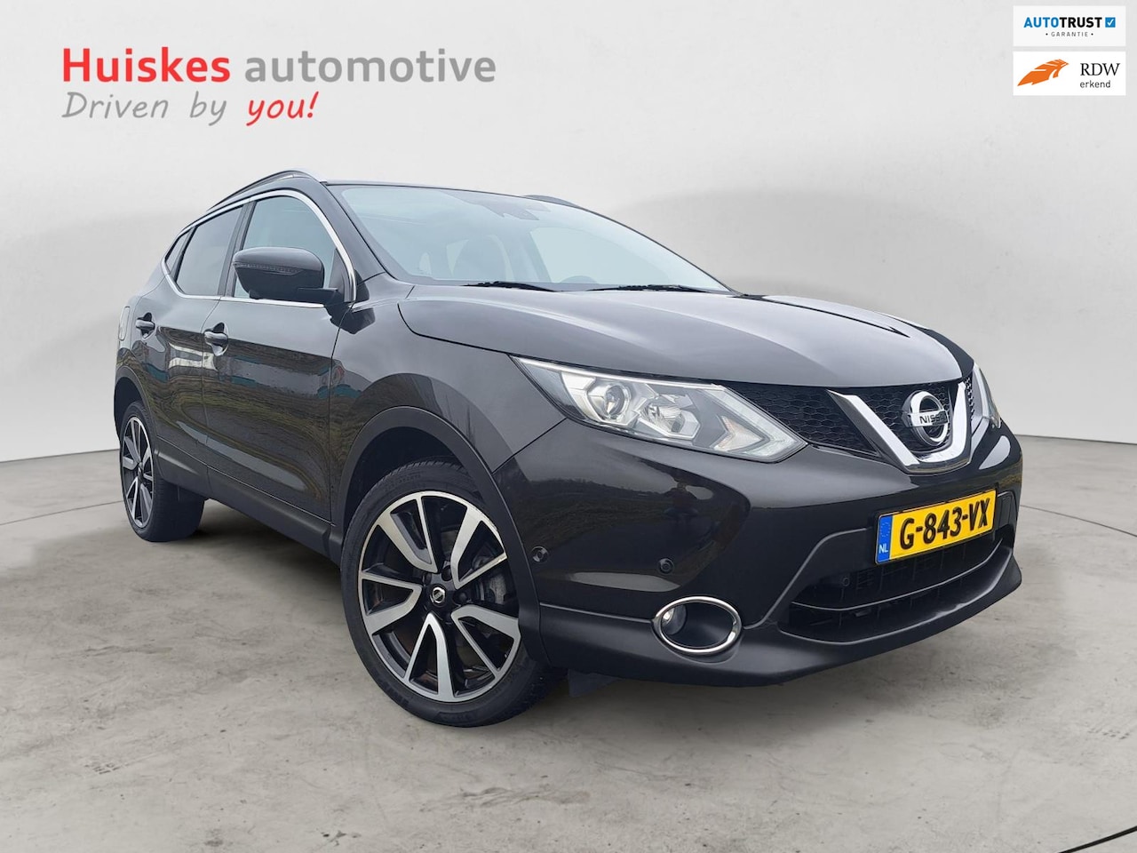 Nissan Qashqai - 1.6 Tekna+ Pano/Leer/camera/LED/Keyless/163pk - AutoWereld.nl