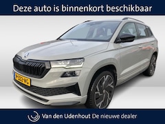 Skoda Karoq - 1.5 TSI 150pk Automaat Sportline Business Panoramadak Performance Pack Stoelverwarming Nav