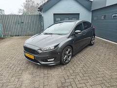 Ford Focus - 1.0 ST-Line, Climate control, Parking system, Navi, Isofix, Lichtmetalen velgen