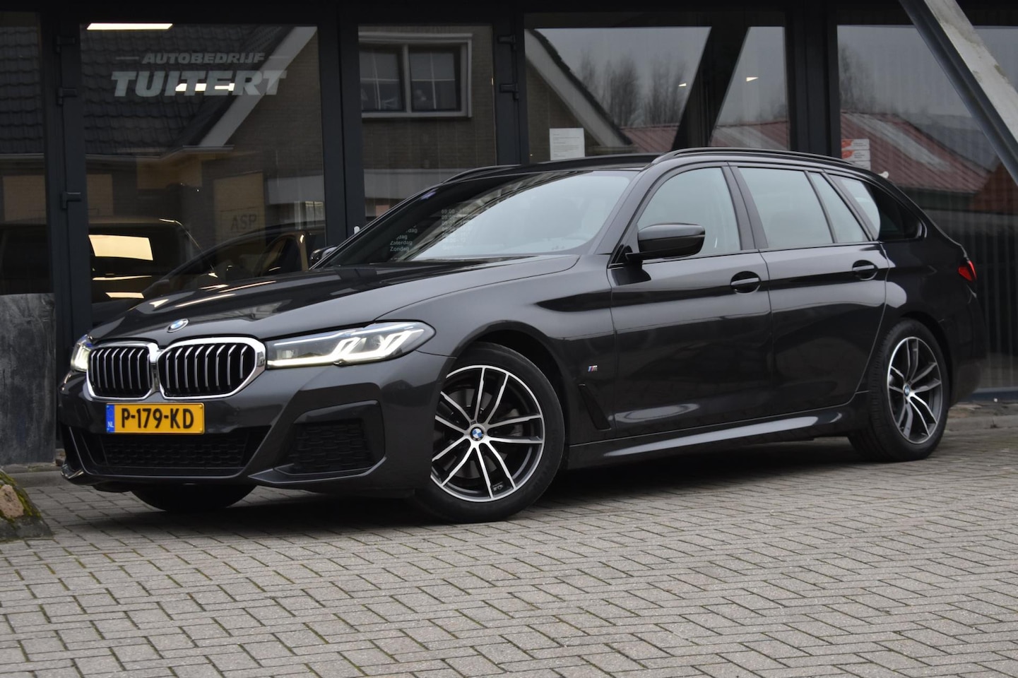 BMW 5-serie Touring - 520i M-Sport | LASERLIGHT | NAP | DEALER ONDERHOUDEN | APPLE CARPLAY | ANDRIOD AUTO | SFEE - AutoWereld.nl