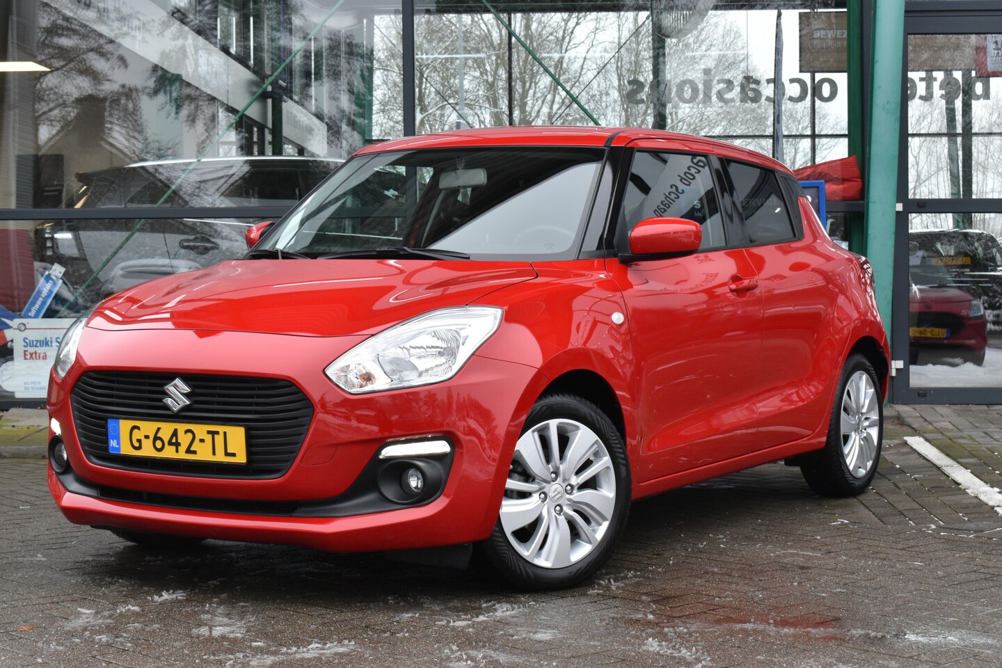 Suzuki Swift - 1.2 Select 90pk | Navigatie | Elektrische ramen | Airco | Stoelverwarming vóór | - AutoWereld.nl