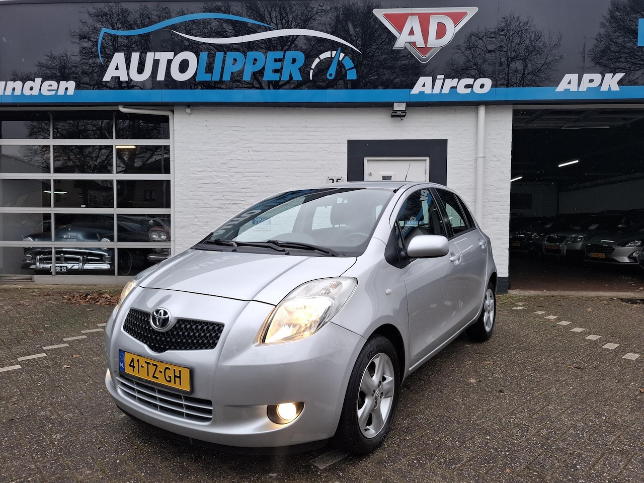 Toyota Yaris - 1.3 VVTi Luna /Nieuwe apk/Afleverbeurt/Airco/84316 km - AutoWereld.nl