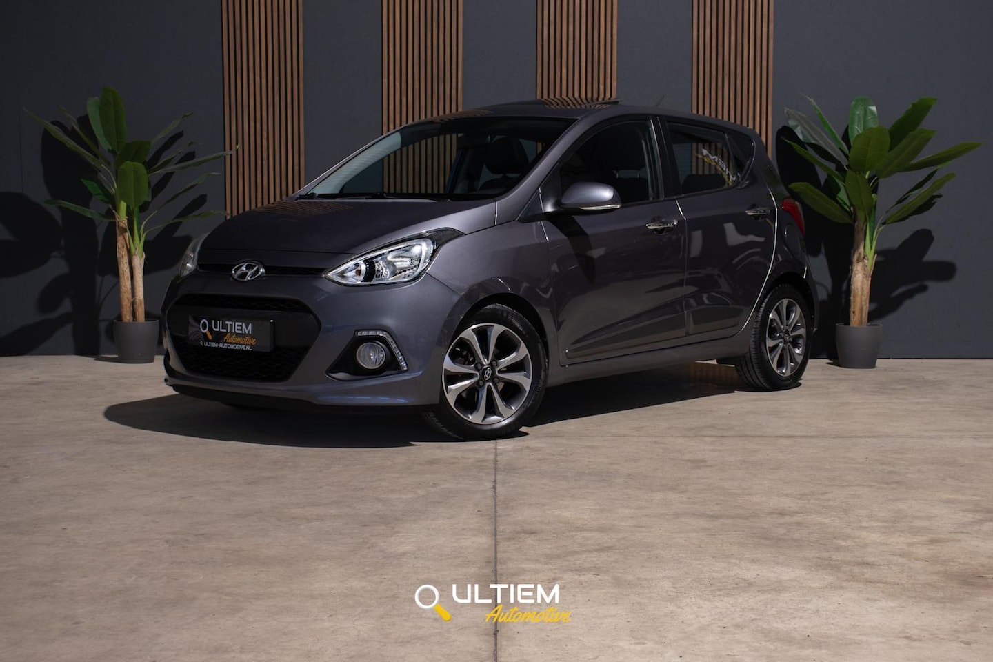 Hyundai i10 - 1.2 i-Motion Premium LED*LEDER*SCHUIFDAK*KEYLESS - AutoWereld.nl