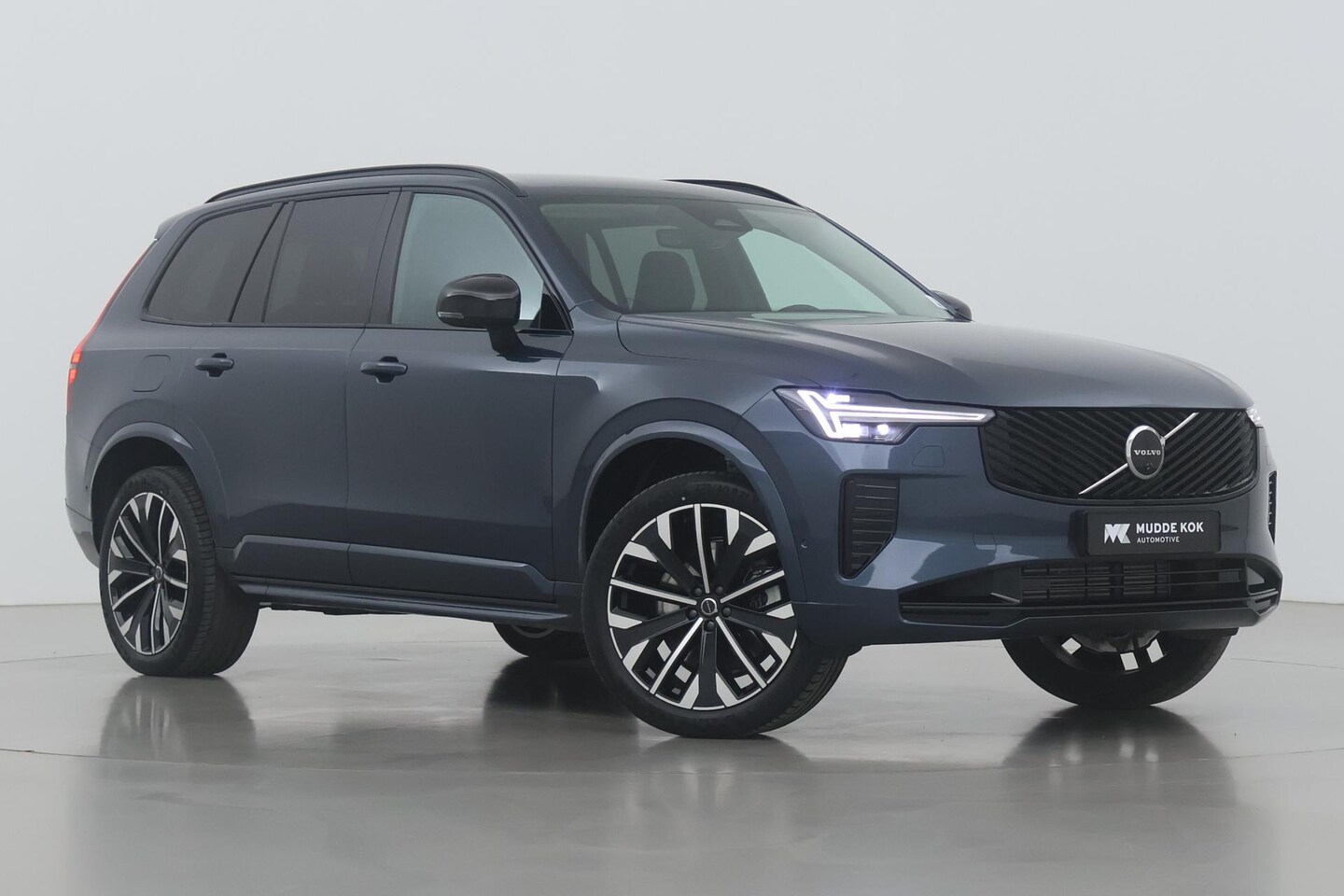 Volvo XC90 - T8 Plug-in hybrid Plus Dark | FACELIFT | 360° Camera | ACC | Harman/Kardon | Stoel+Stuurve - AutoWereld.nl