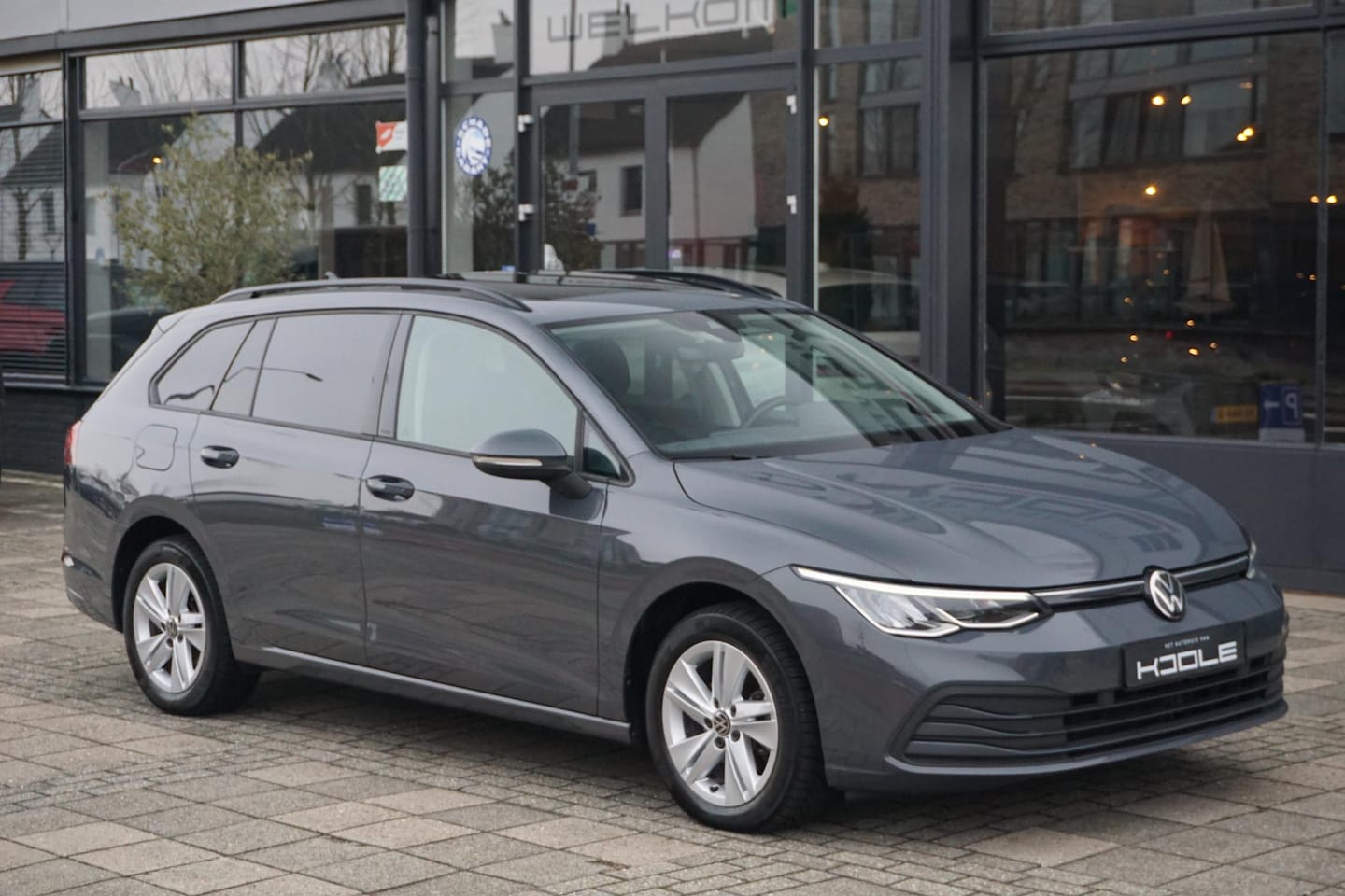 Volkswagen Golf Variant - 1.0 eTSI Life | PANO | H&K - AutoWereld.nl
