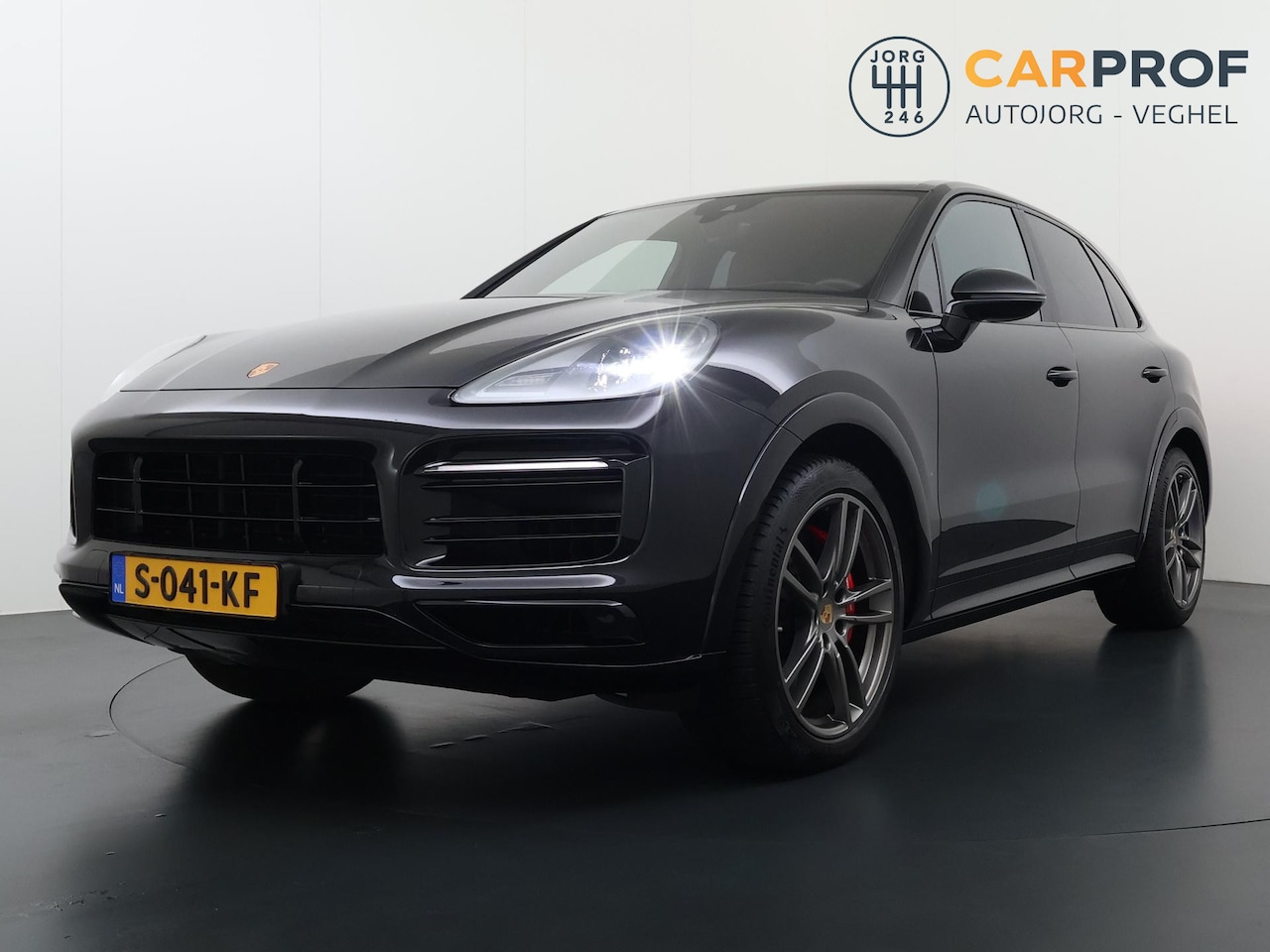 Porsche Cayenne - 4.0 GTS V8 | Sport Uitlaat | Dealer onderhouden | Sport Chrono | HUD | Bose - AutoWereld.nl