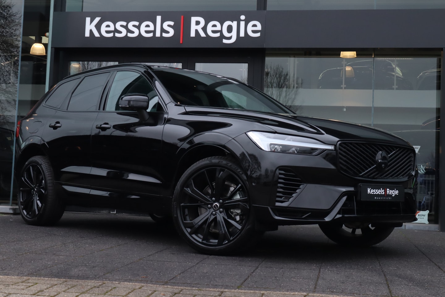 Volvo XC60 - 2.0 T8 hybrid AWD Plus Dark hybrid AWD Plus Dark Pano Memory H&K 360 ACC keyless 21” Bliss - AutoWereld.nl