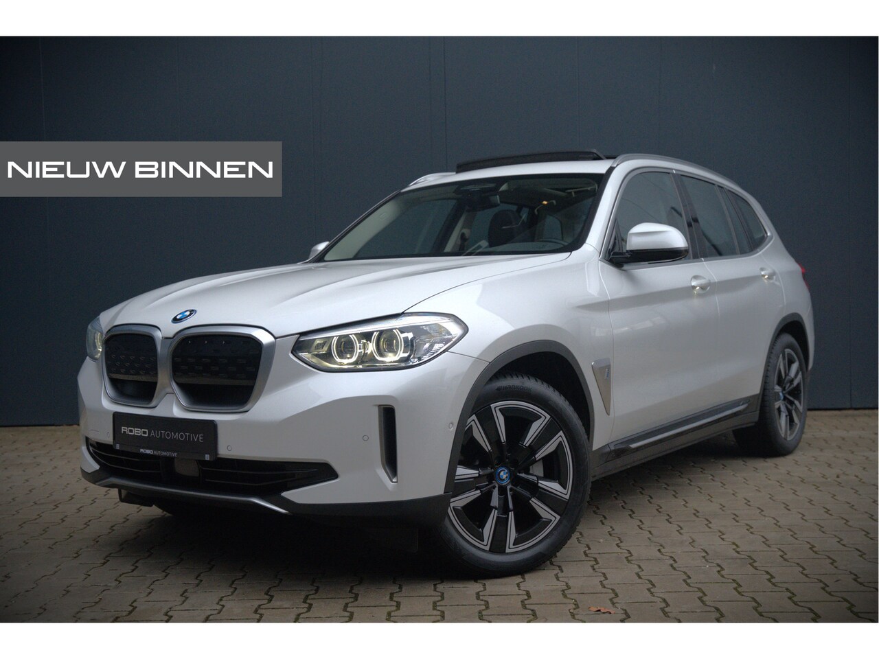 BMW iX3 - Executive 80 kWh | Panoramadak | Keyless | Stoelverwarming | Camera | Adaptief Onderstel | - AutoWereld.nl