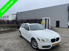 BMW 1-serie - 118d Business/Sport Stoelverwarming/Pano Automaat