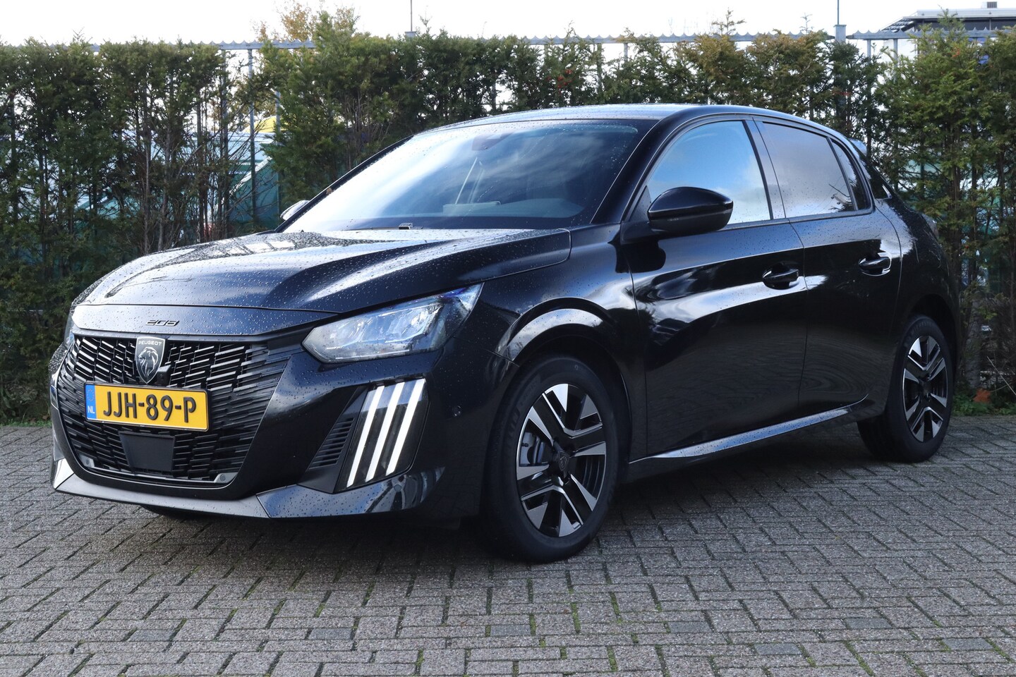 Peugeot 208 - 1.2 Hybrid 110 e-DCS6 Allure | Adaptieve Cruise | 360 Camera | Navigatie | Carplay | LED - AutoWereld.nl