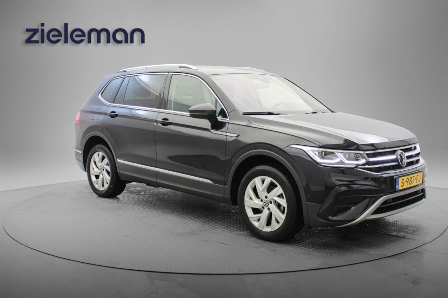 Volkswagen Tiguan - 1.5 TSI Elegance 7 Persoons Automaat - Digitaal Cockpit, Carplay, Navi, Cruise, Stoelverw. - AutoWereld.nl