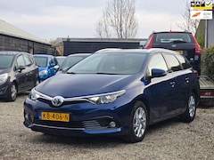 Toyota Auris - 1.8 Hybrid Panodak/Camera/Clima/LED