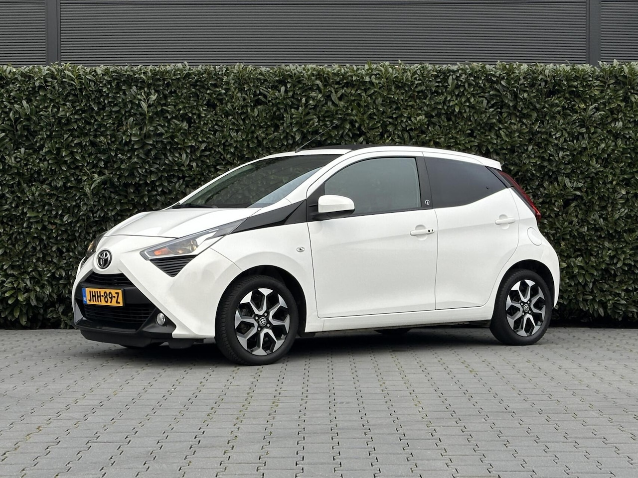 Toyota Aygo - 1.0 VVT-i x-play 1.0 VVT-i X-PLAY, TEAM-DEUTSCHLAND, OPEN DAK, NAVI, CAMERA, CLIMATE CONTROL, KEYLESS, LED, - AutoWereld.nl