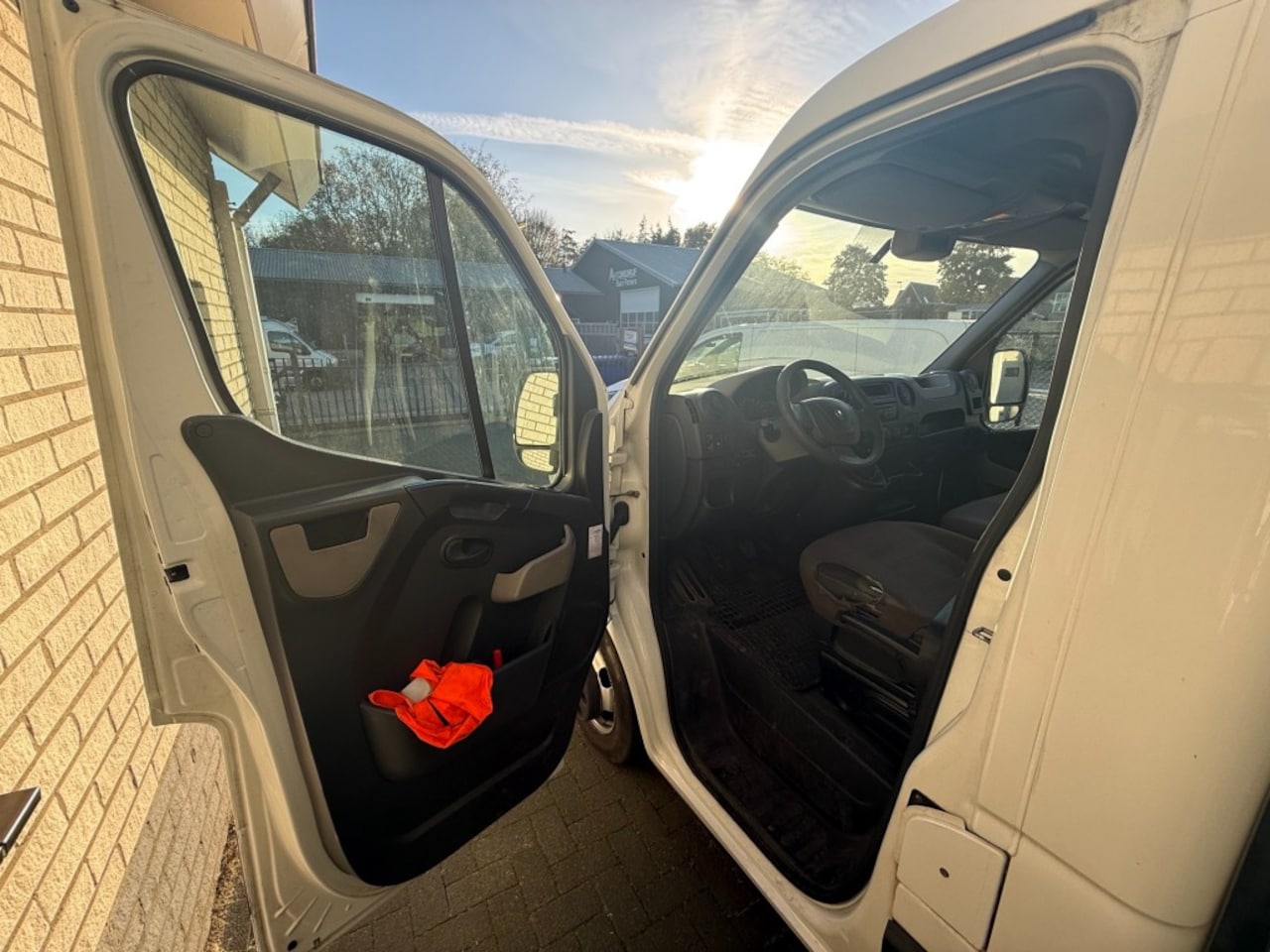 Renault Master - T35 2.3 DCI L3 DL HD DHOLLANDIA LAADLIFT - AutoWereld.nl