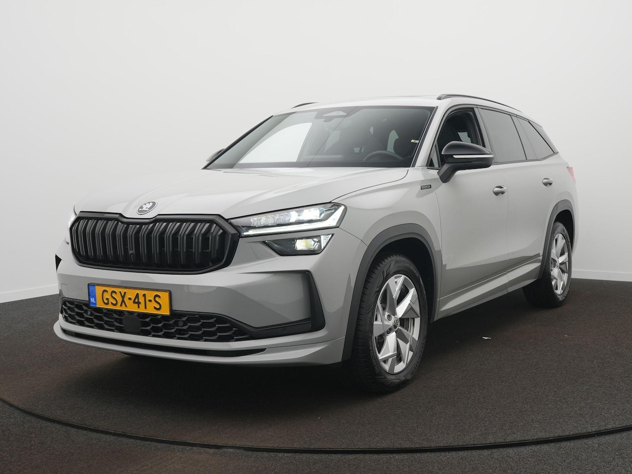 Skoda Kodiaq - 1.5 TSI MHEV Sportline Business 7p Navigatie - Camera - 7 Zits - Trekhaak - Panoramadak - AutoWereld.nl
