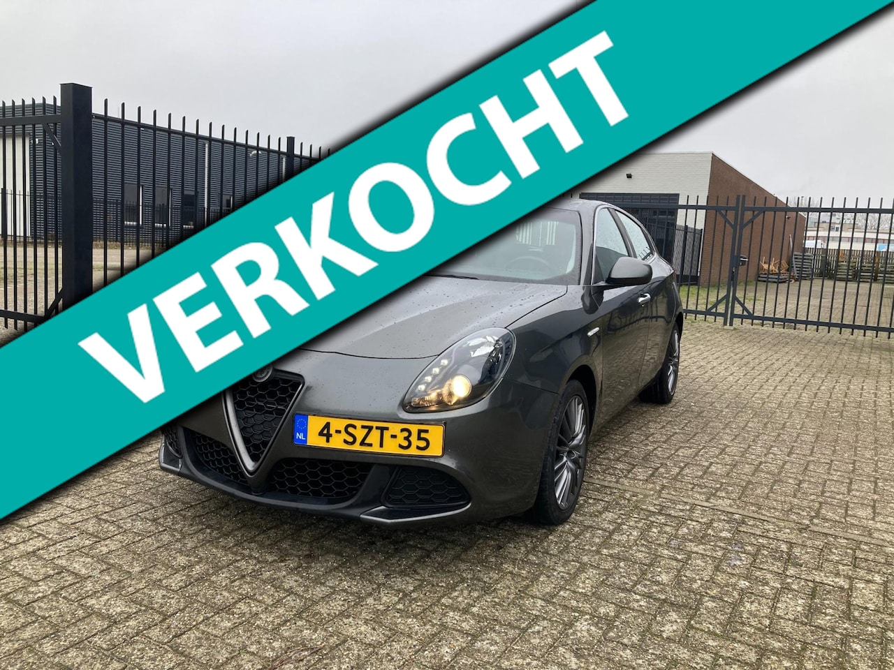 Alfa Romeo Giulietta - 1.4 T Distinctive 1.4 T Distinctive, Automaat,Cc,Navi,Pdc,... - AutoWereld.nl