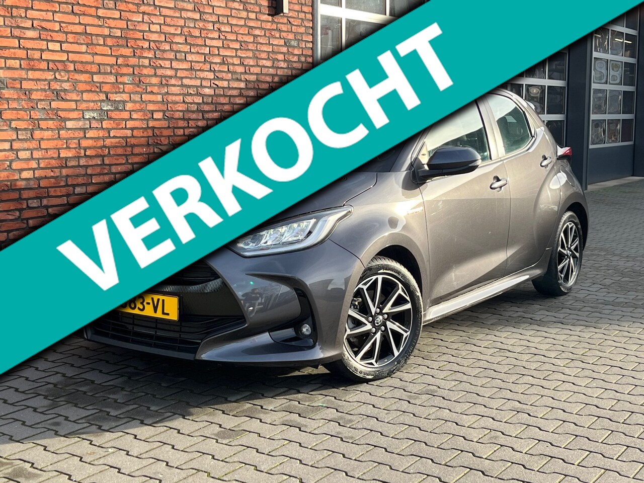 Toyota Yaris - 1.5 Hybrid Dynamic Adapt.Cruise/AchteruitrijCam./LED/DAB/Clima/AppConnect - AutoWereld.nl