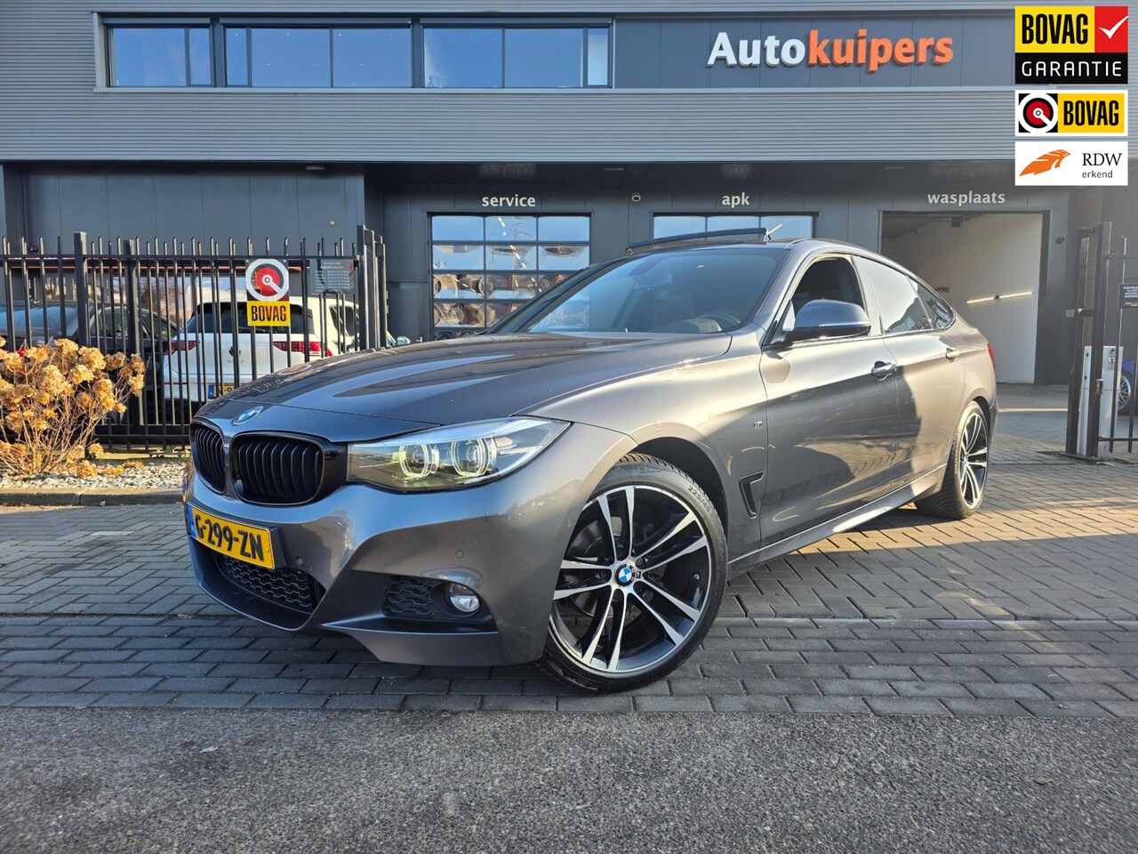 BMW 3-serie Gran Turismo - 320i High Executive Edition | Met o.a. lederen bekleding, panoramadak, achteruitrijcamera - AutoWereld.nl
