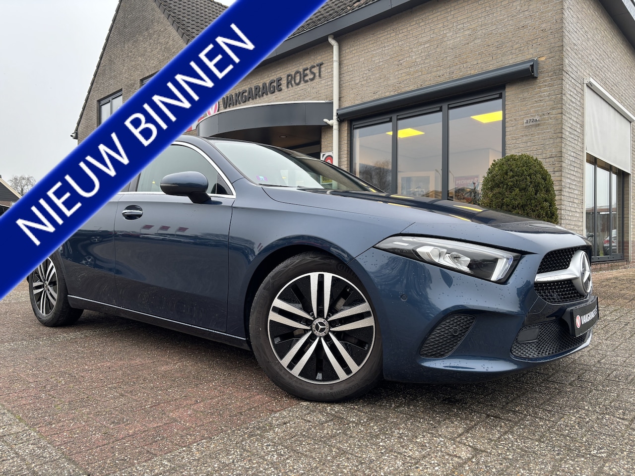 Mercedes-Benz A-klasse - 180 Luxury Line Automaat Full LED / Navigatie / Camera - AutoWereld.nl