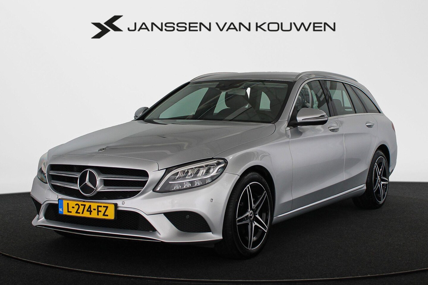 Mercedes-Benz C-klasse Estate - 180 Premium Plus Pack / Stoelverwarming / Trekhaak / Sfeerverlichting / 360 Camera - AutoWereld.nl