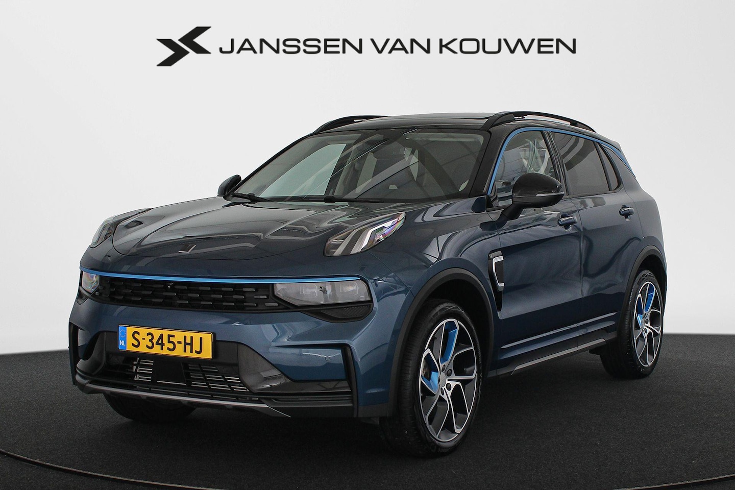 Lynk & Co 01 - 1.5 PHEV Panoramadak Stoelverwarming 360-Camera - AutoWereld.nl