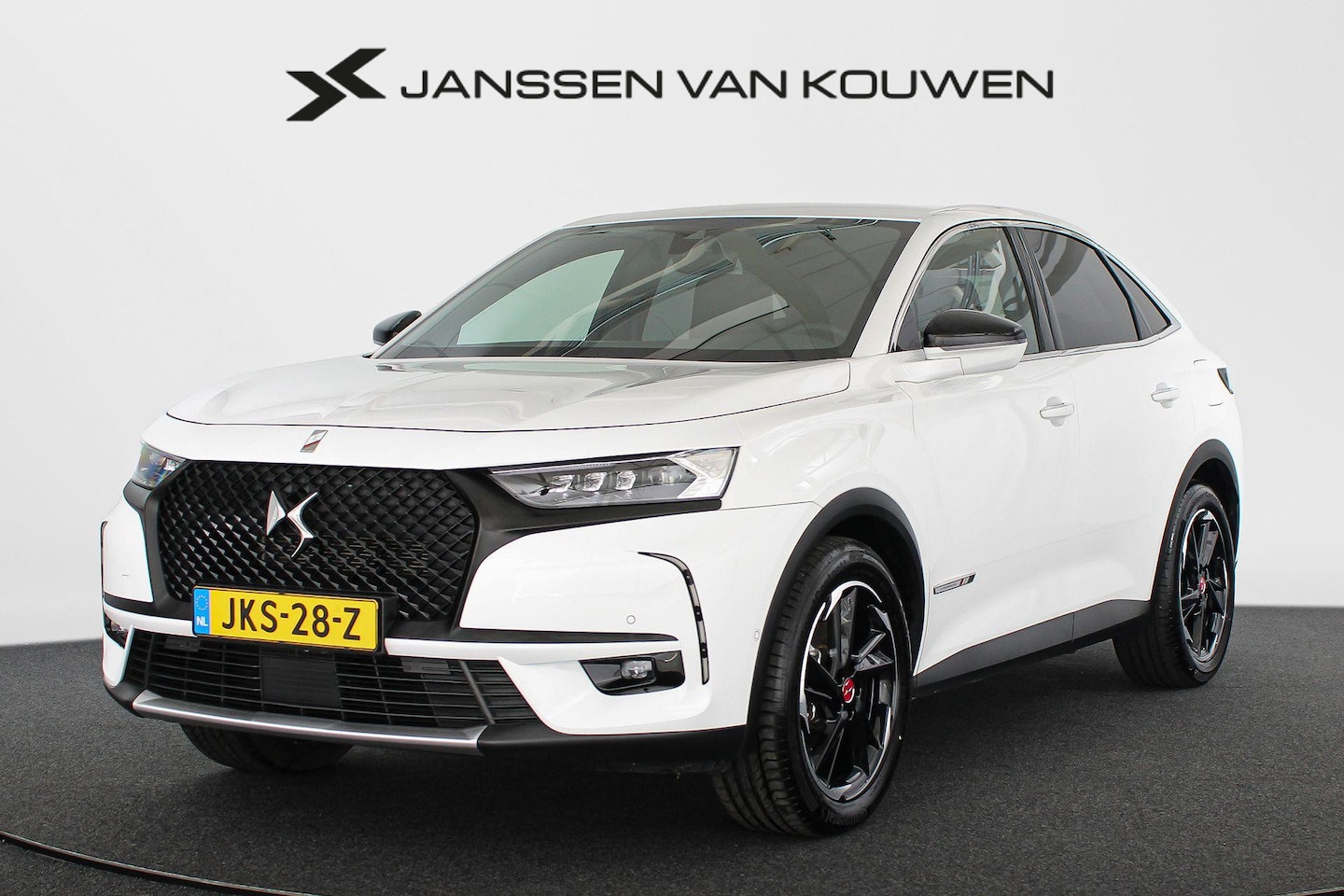 DS 7 Crossback - E-Tense 4x4 Performance Line SOH 93% / LED Koplampen / Lederen Bekleding / Stoelverwarming - AutoWereld.nl