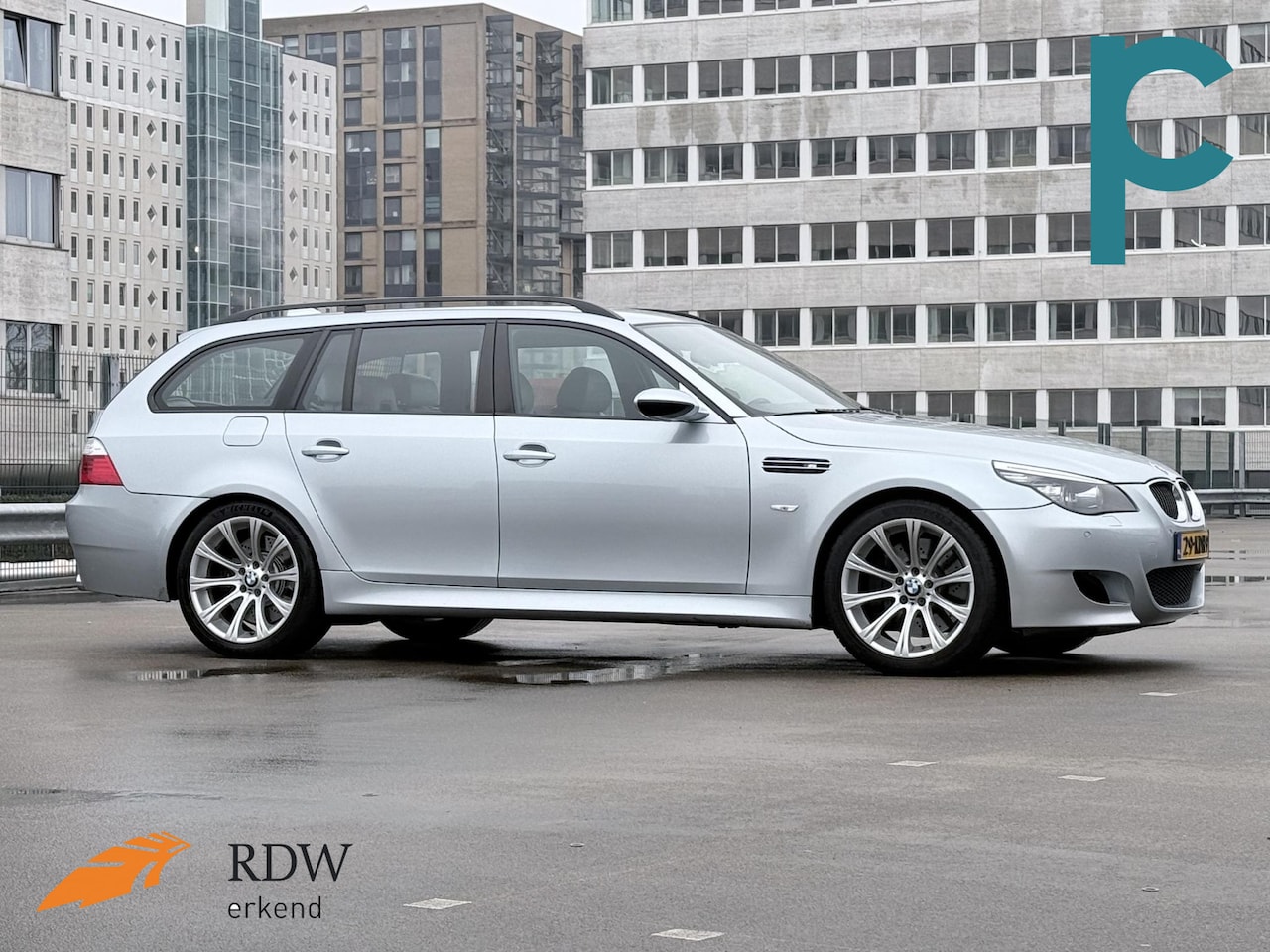 BMW 5-serie Touring - M5 V10 volleder dashboard trekhaak Silverstone II int + ext - AutoWereld.nl