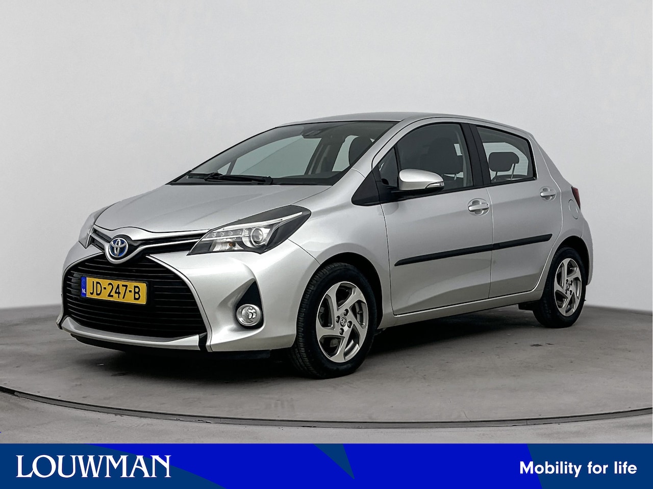 Toyota Yaris - 1.5 Hybrid Trend | navigatie | Elektrische ramen | achteruitrijcamera | - AutoWereld.nl
