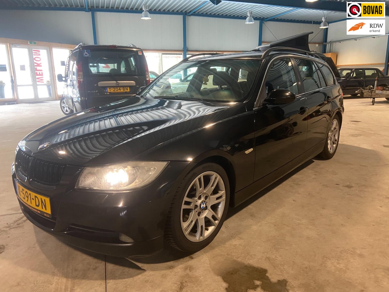 BMW 3-serie Touring - 325i leer/navi/trekhaak - AutoWereld.nl