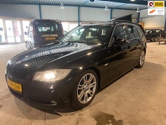 BMW 3-serie Touring - 325i leer/navi/trekhaak