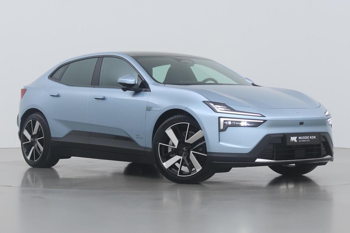 Polestar 4 - Long Range Single motor 100 kWh | Panoramadak | Head-Up | 360° Camera | Stoel+Stuurverwarm - AutoWereld.nl